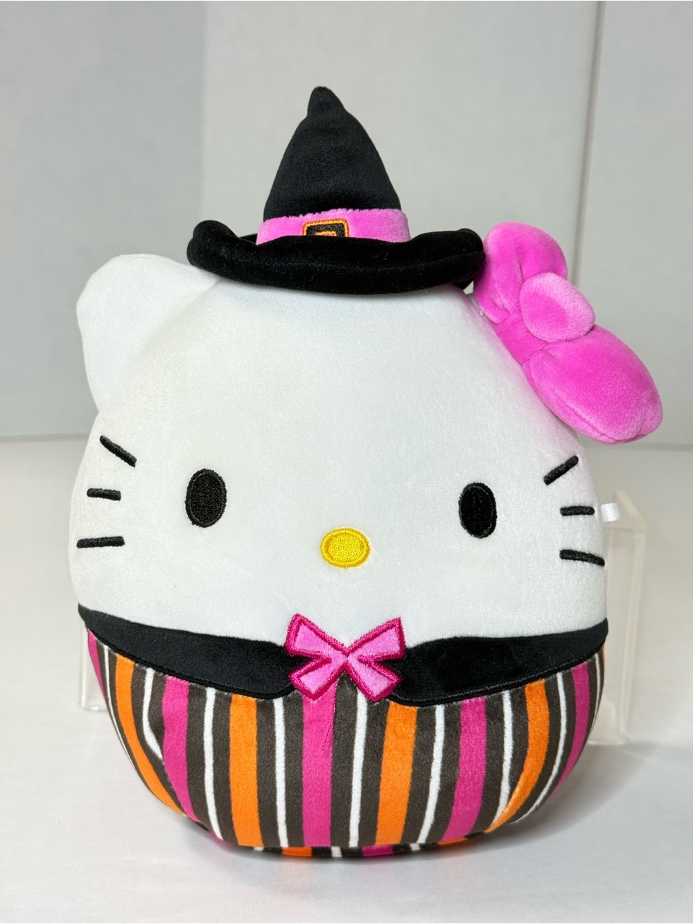 Squishmallows 7.5" Hello Kitty 2024 Halloween Witch Hat